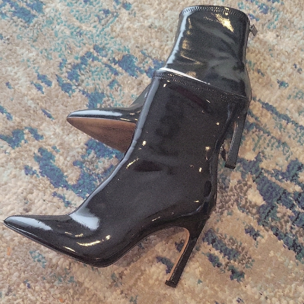 JESSICA SIMPSON SEXY BLACK PATENT LEATHER POINTY BOOT 6